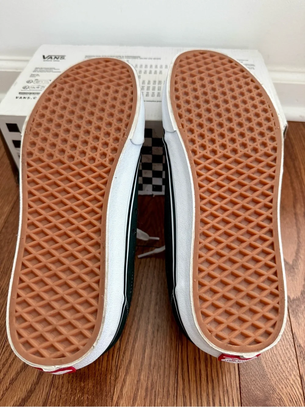 NEW - Vans Men's Dark Forest Canvas Chukka Low-Top Sneakers, 11.5
